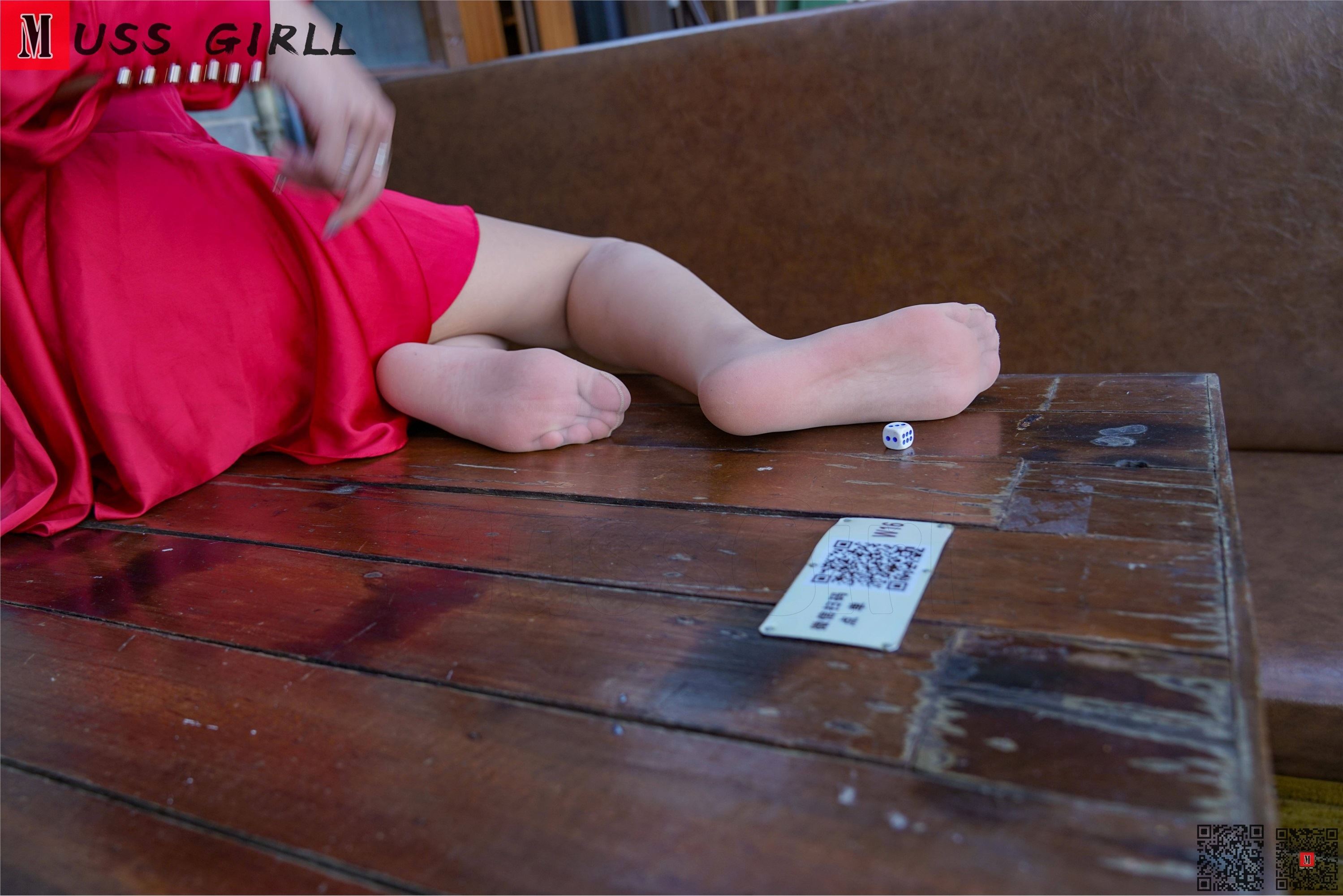 MussGirl慕丝女郎  NO.174 丝袜红裙